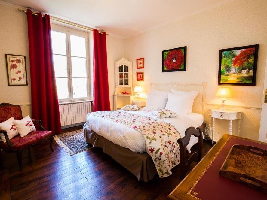 Le Prieure Saint Agnan Hotel Cosne-sur-Loire Quarto foto