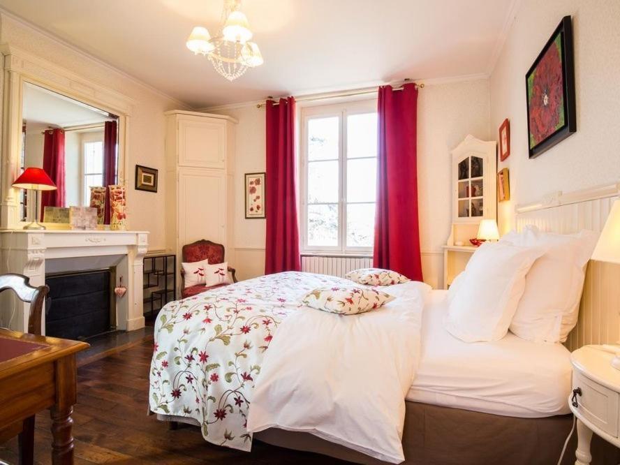 Le Prieure Saint Agnan Hotel Cosne-sur-Loire Quarto foto